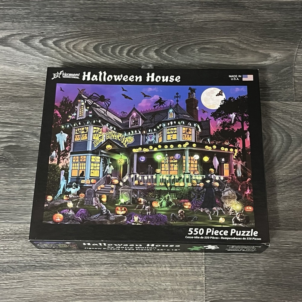 Vermont Christmas Company 550 Piece Jigsaw Puzzle HALLOWEEN HOUSE Haunted